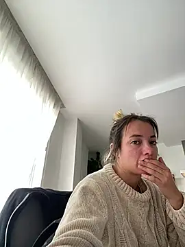 Sexyandtiny online show from April 21, 2026, 6:53 am