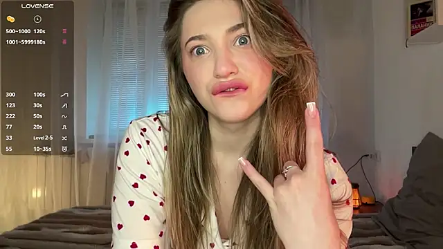 1Kellynaive online show from April 13, 2026, 4:00 pm