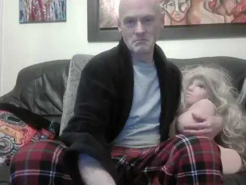 Snapshot of Useless_Wanker chatting on May 25, 2026, 2:33 am Useless Wanker online show from May 25, 2026, 2:33 am