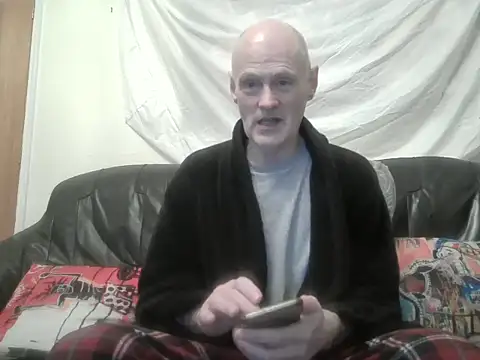 Snapshot of Useless_Wanker chatting on June 2, 2026, 1:16 am Useless Wanker online show from June 2, 2026, 1:16 am