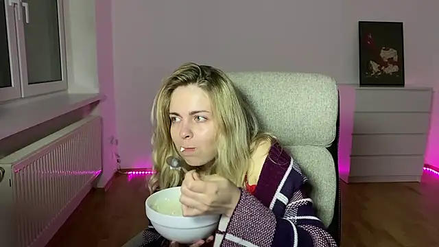 EvaKraz online show from April 11, 2026, 9:51 pm