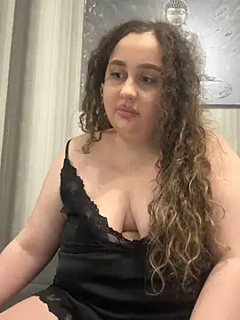 CurlyMaddie online show from April 9, 2026, 6:58 pm