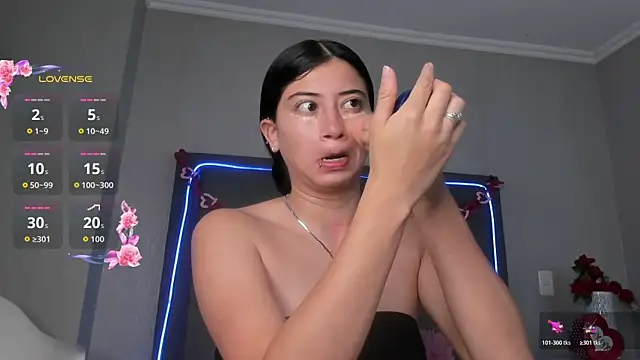 Snapshot of mia_gomez7 chatting on April 17, 2026, 1:03 pm mia gomez7 online show from April 17, 2026, 1:03 pm