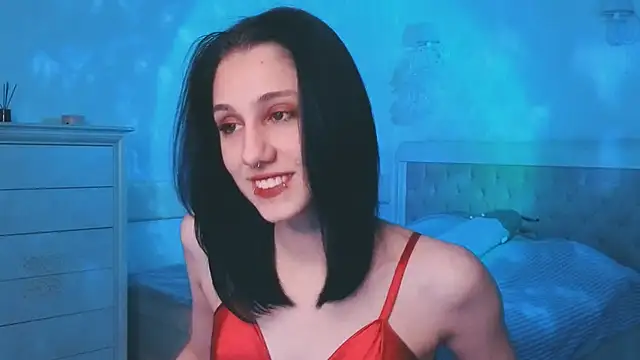 MilaVey online show from April 15, 2026, 4:55 pm