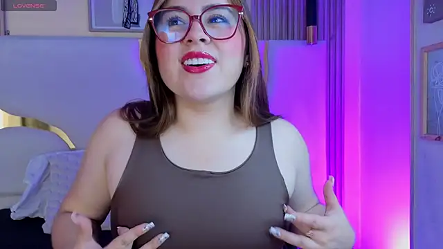 Renata Jones1 online show from April 7, 2026, 11:45 am