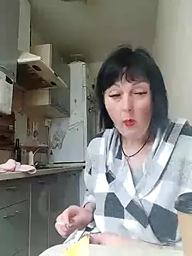 Snapshot of HelgaDennis chatting on April 1, 2026, 2:03 pm HelgaDennis online show from April 1, 2026, 2:03 pm