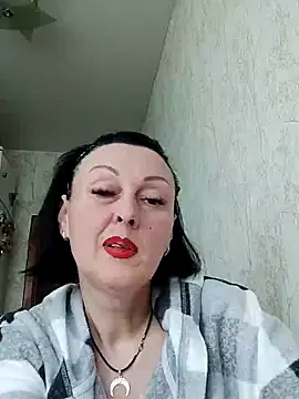 Snapshot of HelgaDennis chatting on April 13, 2026, 4:00 pm HelgaDennis online show from April 13, 2026, 4:00 pm