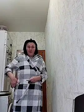 Snapshot of HelgaDennis chatting on April 9, 2026, 7:14 am HelgaDennis online show from April 9, 2026, 7:14 am