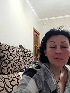 Snapshot of HelgaDennis chatting on April 3, 2026, 11:33 pm HelgaDennis online show from April 3, 2026, 11:33 pm