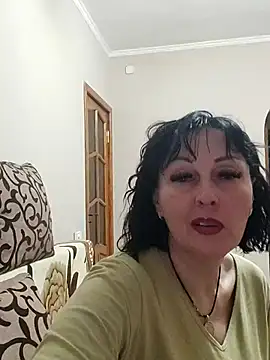 Snapshot of HelgaDennis chatting on April 27, 2026, 7:01 pm HelgaDennis online show from April 27, 2026, 7:01 pm