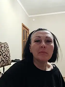 Snapshot of HelgaDennis chatting on May 1, 2026, 9:53 pm HelgaDennis online show from May 1, 2026, 9:53 pm