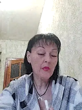 Snapshot of HelgaDennis chatting on April 13, 2026, 3:54 am HelgaDennis online show from April 13, 2026, 3:54 am