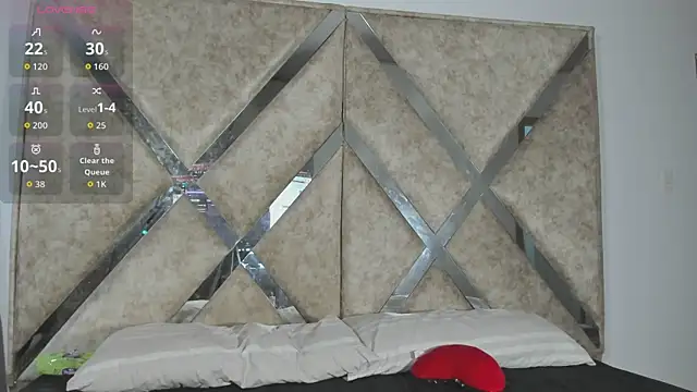 Pleasure Aurora online show from April 11, 2026, 1:04 pm