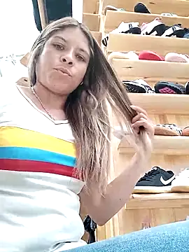 alanna6950 online show from March 26, 2026, 4:49 pm