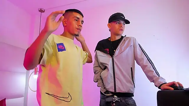 Snapshot of your_d0ll1 chatting on April 16, 2026, 1:01 pm your d0ll1 online show from April 16, 2026, 1:01 pm