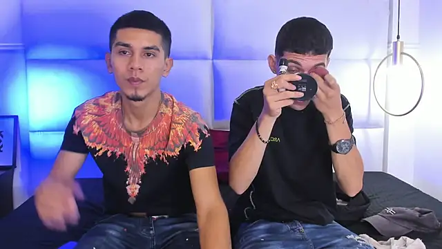 Snapshot of your_d0ll1 chatting on April 12, 2026, 4:49 am your d0ll1 online show from April 12, 2026, 4:49 am