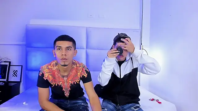 Snapshot of your_d0ll1 chatting on April 11, 2026, 1:04 pm your d0ll1 online show from April 11, 2026, 1:04 pm