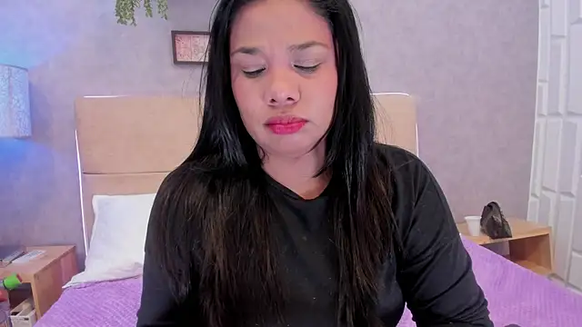 Snapshot of Cloee_evans chatting on April 28, 2026, 11:47 am Cloee evans online show from April 28, 2026, 11:47 am