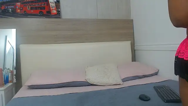 ariana rivera1 online show from April 13, 2026, 1:37 pm