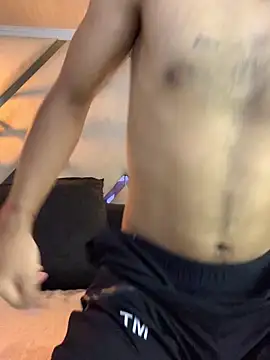 KyleJoss30 online show from April 8, 2026, 9:27 pm