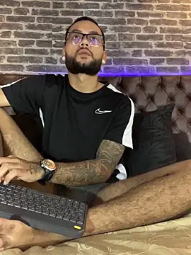 KyleJoss30 online show from April 6, 2026, 9:05 pm