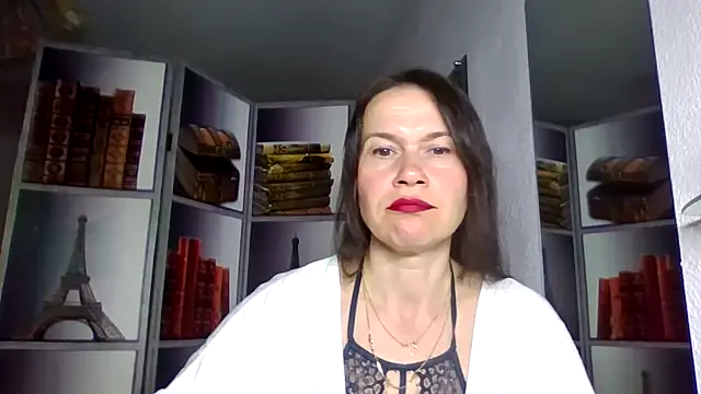 Snapshot of Selena_Moo chatting on March 31, 2026, 8:05 am Selena Moo online show from March 31, 2026, 8:05 am