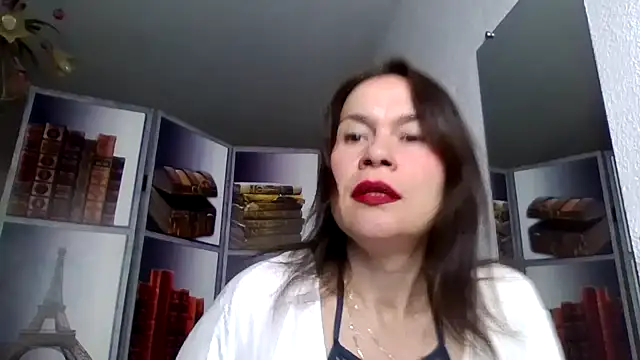 Snapshot of Selena_Moo chatting on April 5, 2026, 8:10 am Selena Moo online show from April 5, 2026, 8:10 am