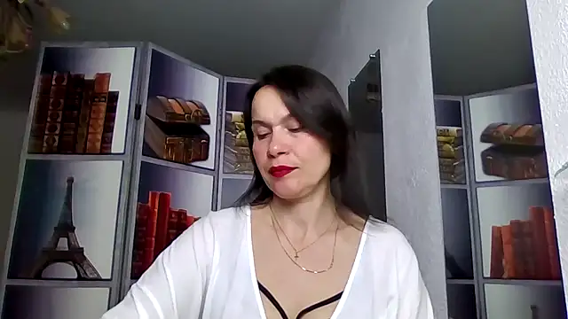 Snapshot of Selena_Moo chatting on April 16, 2026, 12:28 pm Selena Moo online show from April 16, 2026, 12:28 pm