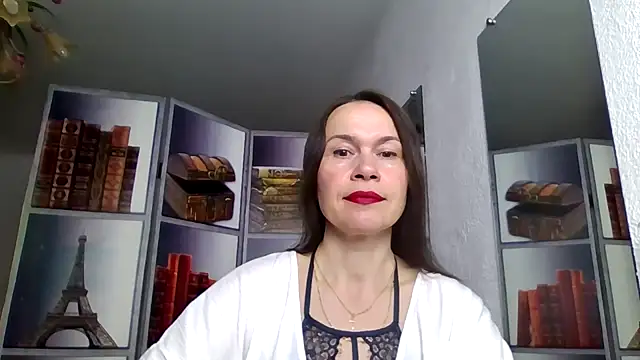 Snapshot of Selena_Moo chatting on April 15, 2026, 7:25 am Selena Moo online show from April 15, 2026, 7:25 am