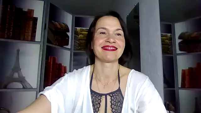 Snapshot of Selena_Moo chatting on March 27, 2026, 8:26 am Selena Moo online show from March 27, 2026, 8:26 am