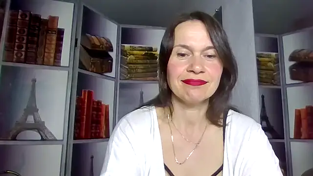 Snapshot of Selena_Moo chatting on March 31, 2026, 8:11 pm Selena Moo online show from March 31, 2026, 8:11 pm