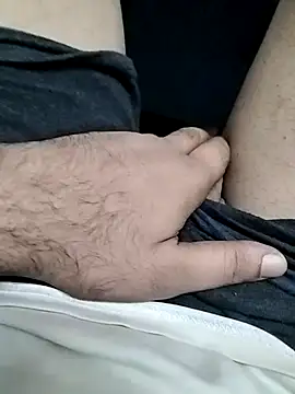 blackfullhairychest online show from April 4, 2026, 2:07 am