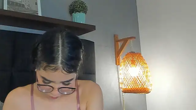 sofi alix online show from April 14, 2026, 7:52 pm