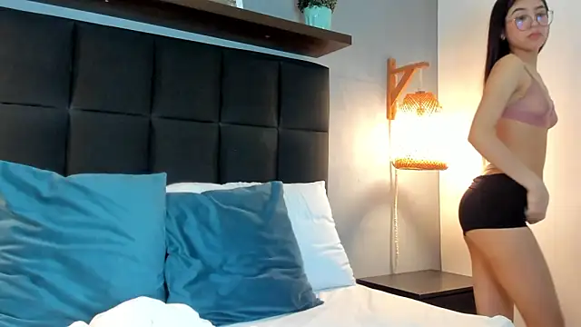 sofi alix online show from April 6, 2026, 8:10 pm