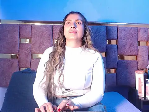 HELLEN MARK online show from March 26, 2026, 11:41 am