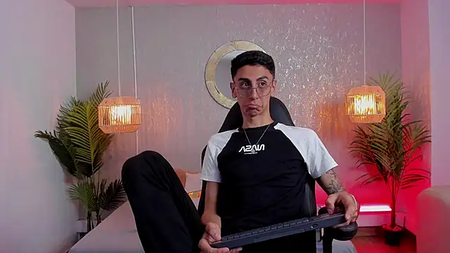 Gio carangi online show from April 4, 2026, 3:13 am