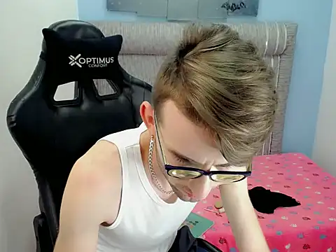 Snapshot of Dani_high chatting on April 5, 2026, 11:28 am Dani high online show from April 5, 2026, 11:28 am