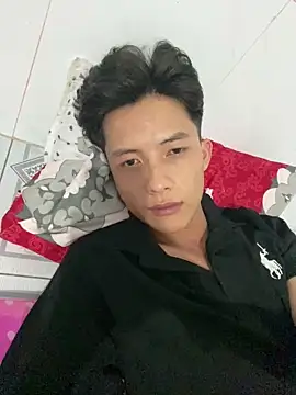 Nguyencuong1999 online show from April 13, 2026, 10:36 pm