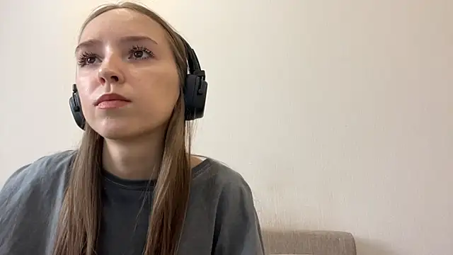 Snapshot of TanjaBrounson chatting on March 22, 2026, 3:21 am TanjaBrounson online show from March 22, 2026, 3:21 am