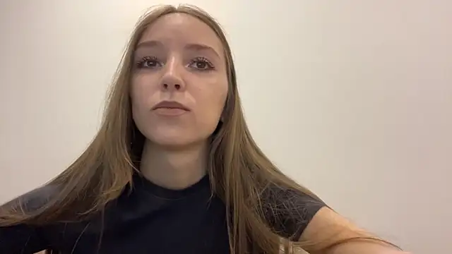 Snapshot of TanjaBrounson chatting on April 4, 2026, 1:28 pm TanjaBrounson online show from April 4, 2026, 1:28 pm