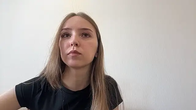 Snapshot of TanjaBrounson chatting on April 9, 2026, 2:24 am TanjaBrounson online show from April 9, 2026, 2:24 am