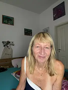 MatureKim online show from July 16, 2026, 2:58 pm