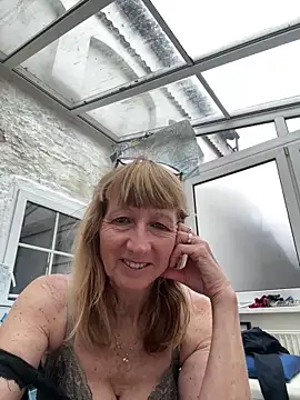 MatureKim online show from April 15, 2026, 5:39 pm