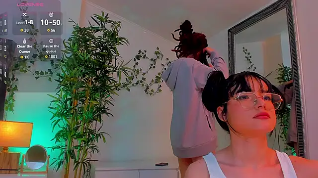 mira0 0 online show from April 4, 2026, 7:31 pm