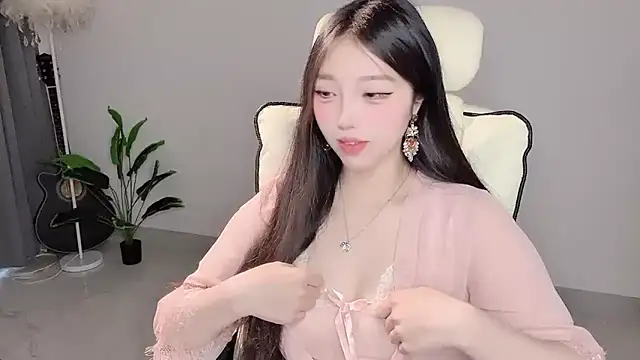 Yukiy8877 online show from April 18, 2026, 12:57 am