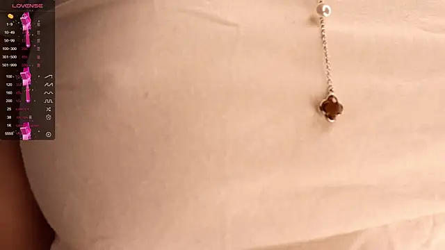 Snapshot of dream_sweet chatting on April 12, 2026, 3:26 pm dream sweet online show from April 12, 2026, 3:26 pm