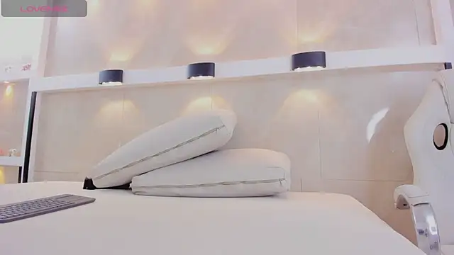 dalhia juicy online show from April 9, 2026, 6:19 am