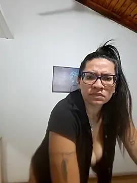 Gia-and-Lara online show from March 24, 2026, 12:32 am