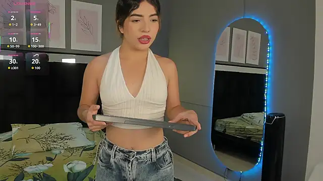 Snapshot of green_lov chatting on April 1, 2026, 12:06 pm green lov online show from April 1, 2026, 12:06 pm