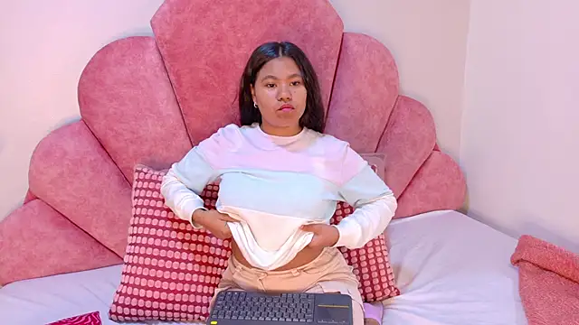 Snapshot of AhslyEvans__ chatting on March 24, 2026, 11:43 am AhslyEvans online show from March 24, 2026, 11:43 am